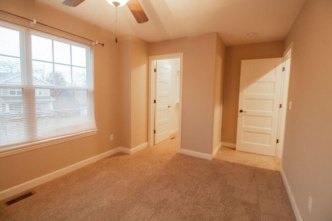 Building Photo - 7413 Rosedown Dr