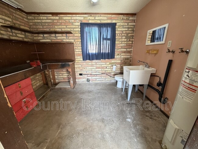 Building Photo - 1044 Paradise Dr