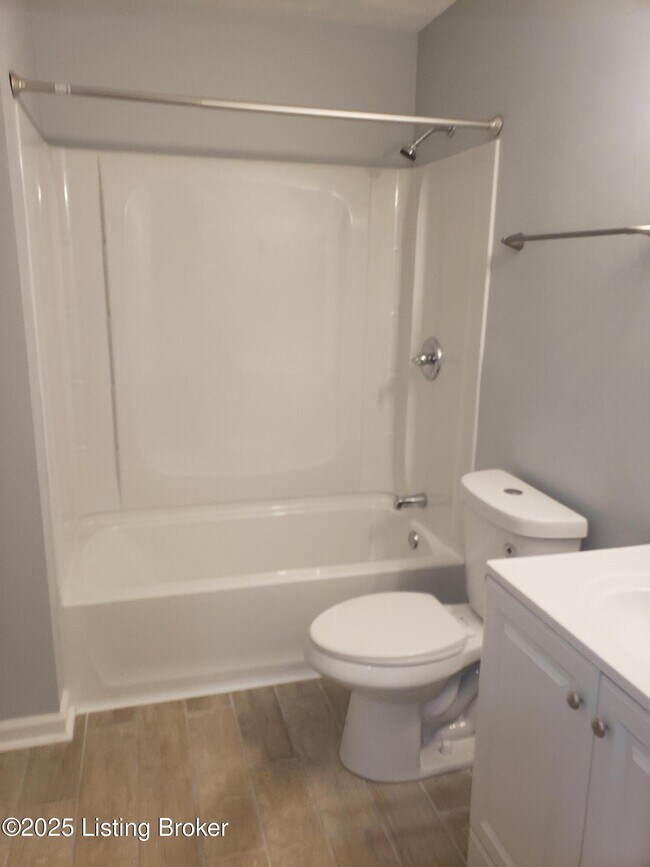 Building Photo - 108 E Florence Ave