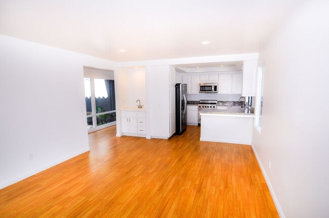 Building Photo - Coronado Cays 4 bd/2.5 ba home in Bahama Village