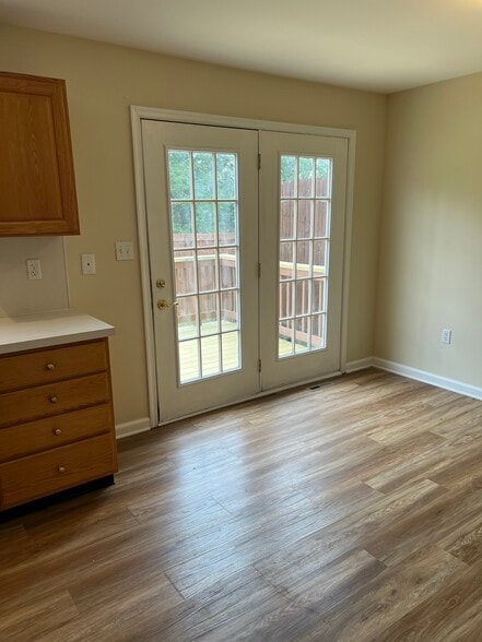 Building Photo - 4171 Kittatinny Dr