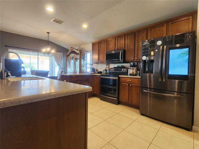 Building Photo - Spacious and Comfortable Home for Rent!