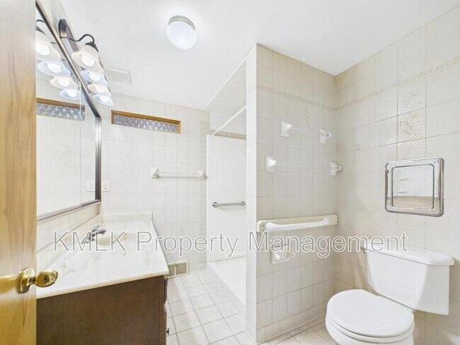 Building Photo - 5743 Brookwood Dr