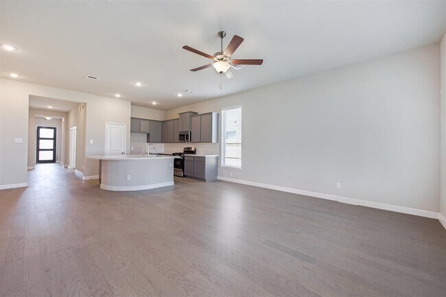 Building Photo - 8727 Arbor Trail Dr