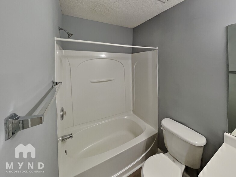 Building Photo - 356 Azalea Cir