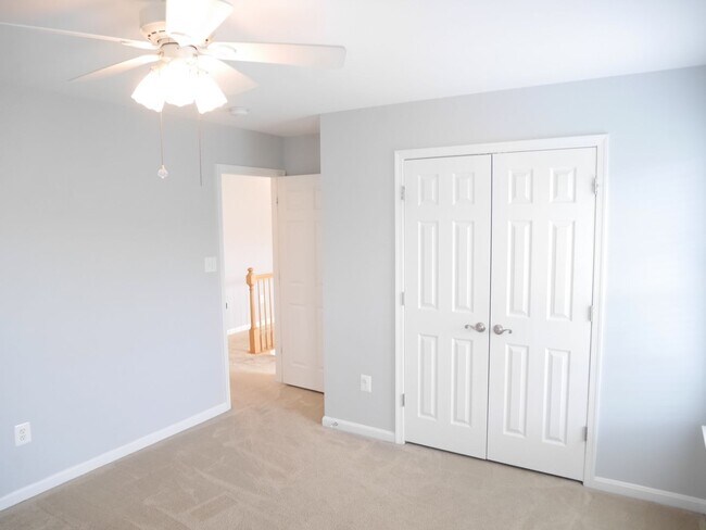 Building Photo - Spacious & Stylish 4-Bedroom Home with Fin...