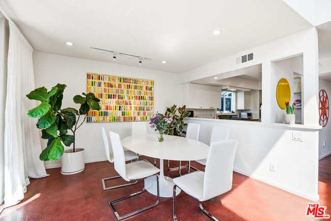 Building Photo - 469 Sherman Ave