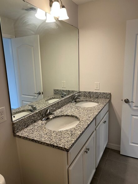 Building Photo - 600 Northern Way