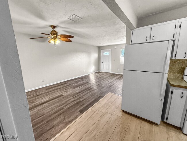 Building Photo - 3744 Estelle Ave