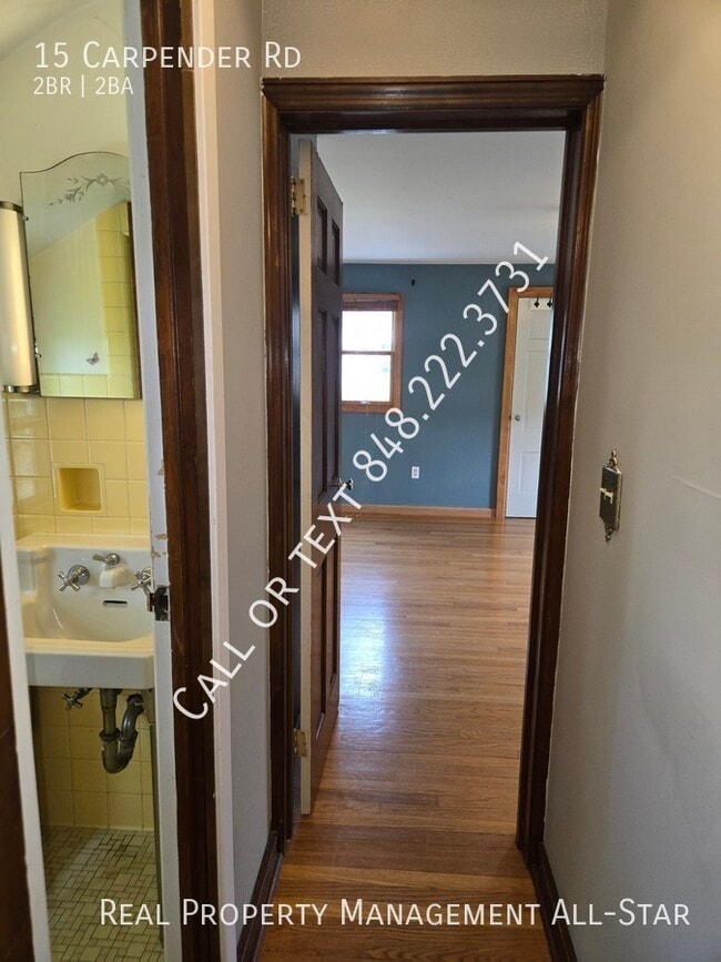 Building Photo - 15 Carpender Rd