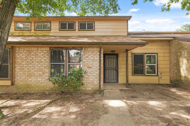 Building Photo - 12322 Wild Pine Dr