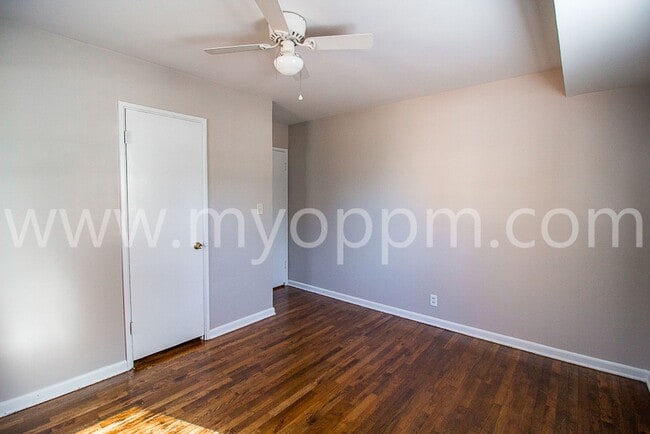 Building Photo - Recently Updated House | Old Towne Bellevue