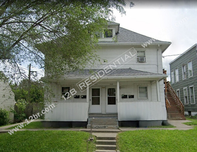 Primary Photo - 2-Bed 1-Bath Lower Apartment in East Toledo