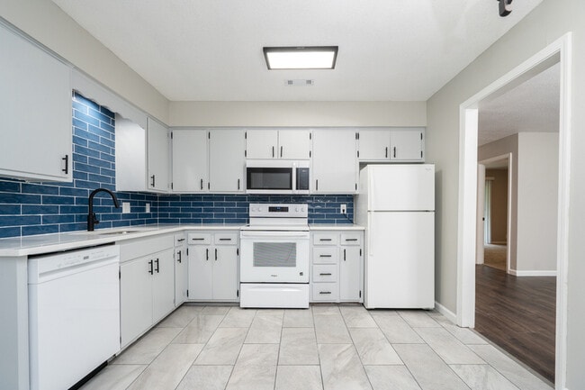 Primary Photo - 2507 Winterbrook Dr