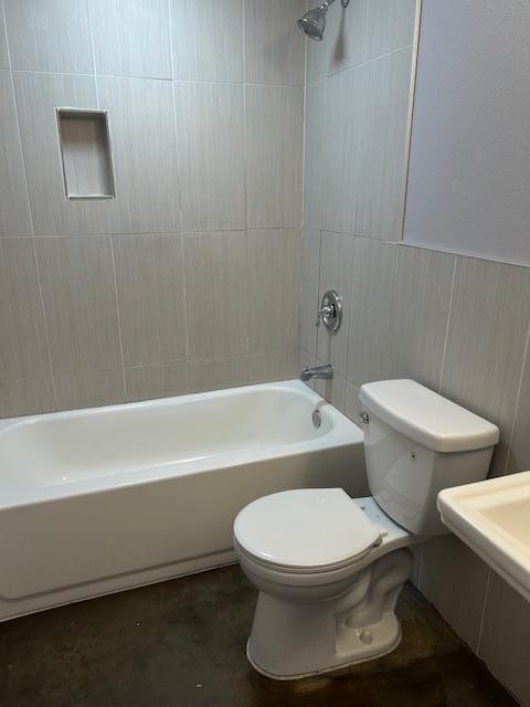 Building Photo - 704 W 34th St