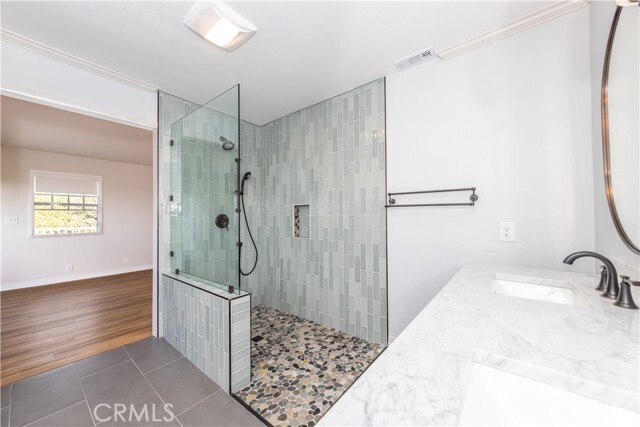 Building Photo - 1091 S Burlwood Dr