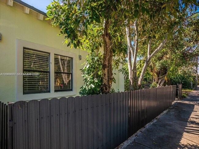 Building Photo - 3452 Margaret St