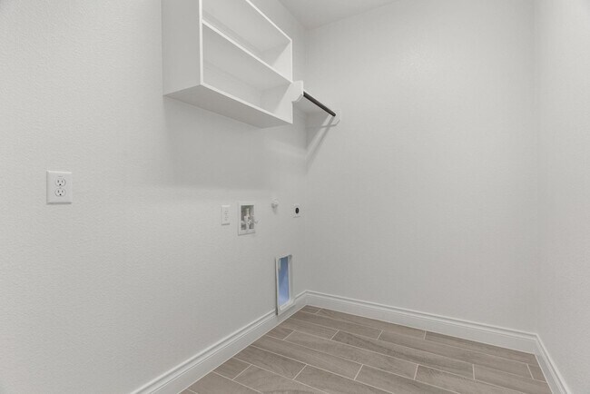 Building Photo - 2832 Saltwood Ct