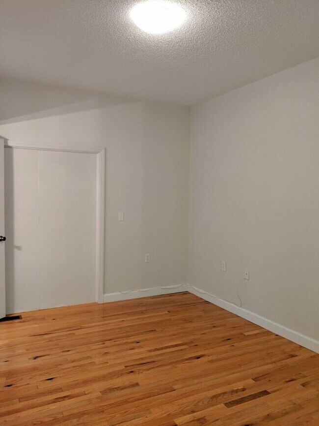 Building Photo - Rental-Beautiful West Asheville Home! **AL...