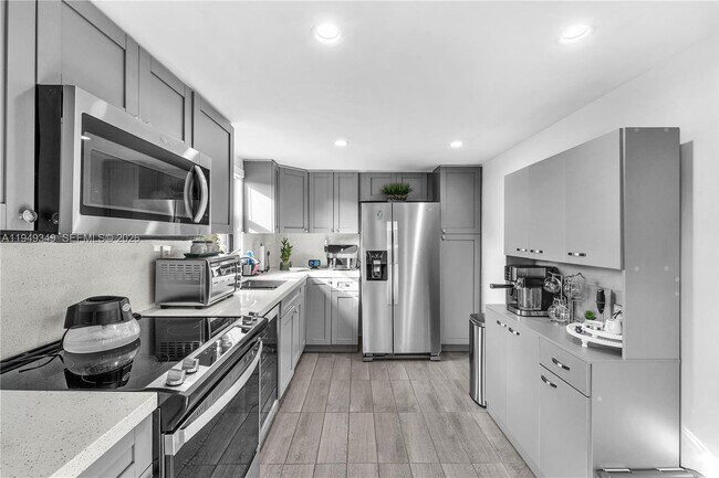 Building Photo - 20841 San Simeon Way