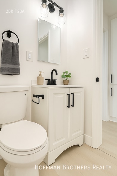 Building Photo - 700 Glenway Dr