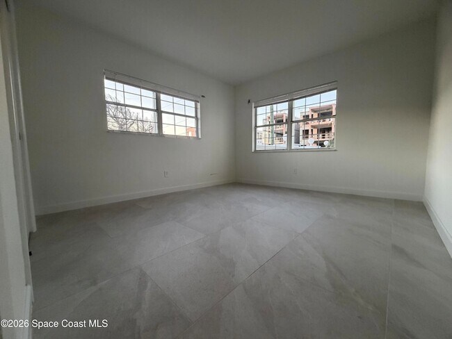 Building Photo - 154 Crescent Beach Dr