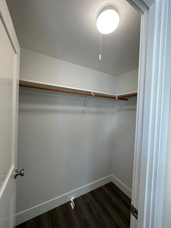 Building Photo - Modern Auburn Retreat—Fully Renovated 3BR ...