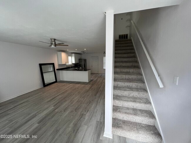 Building Photo - 3057 Camelliawood Cir E