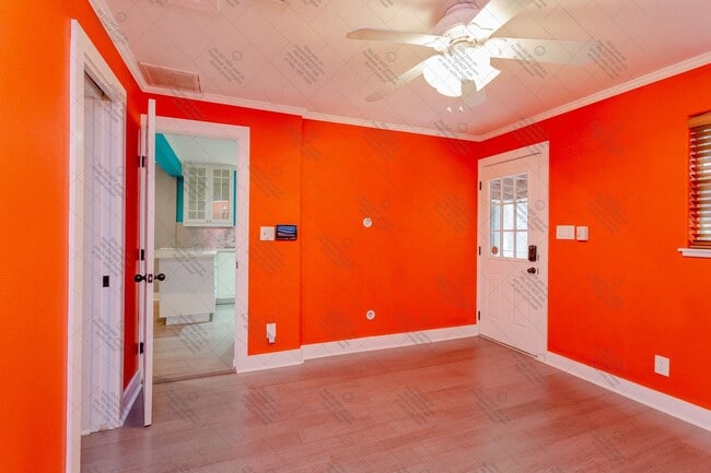 Building Photo - Cozy 2/BR 2/BA One-Level Home with Sunroom & Stainless Steel Kitchen