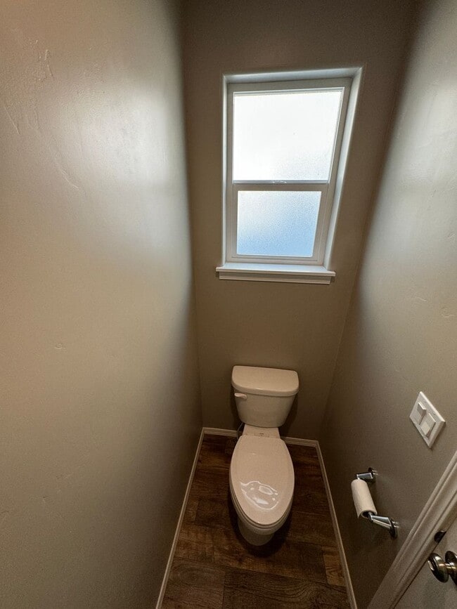Building Photo - Charming 3-bedroom, 2-bathroom home locate...