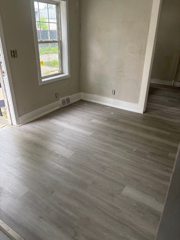 Building Photo - 1421 Long Ave