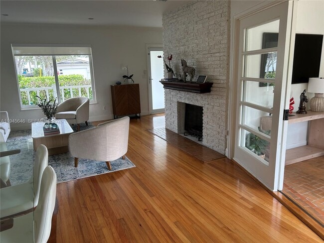 Building Photo - 1240 S Alhambra Cir