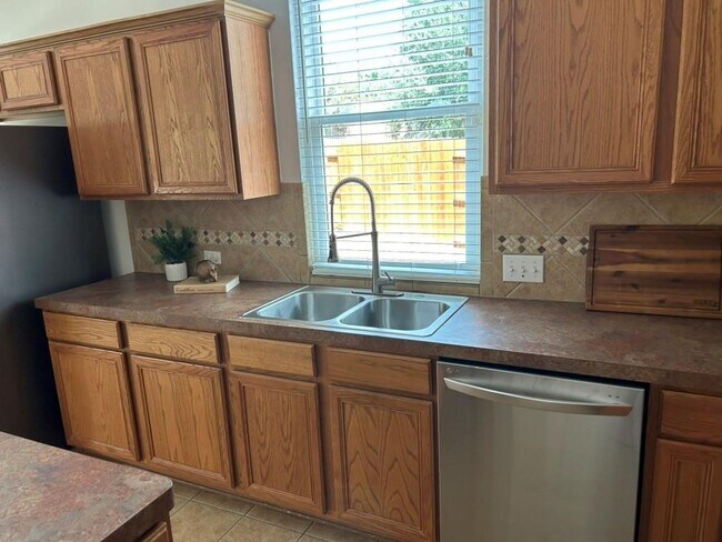 Building Photo - 11300 Faber Valley Cove