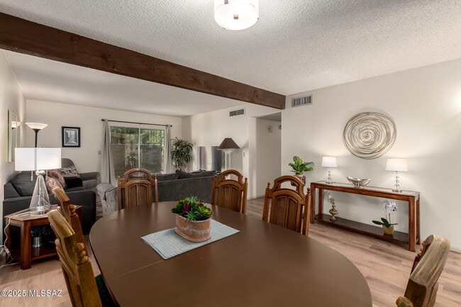 Building Photo - 4254 E La Cienega Dr