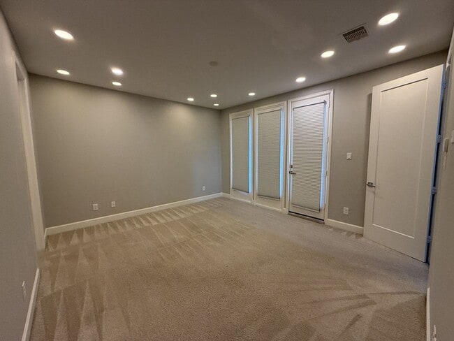 Building Photo - 2906 Baer St