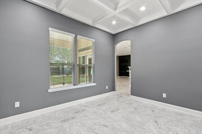 Building Photo - 14617 E Zachary Dr