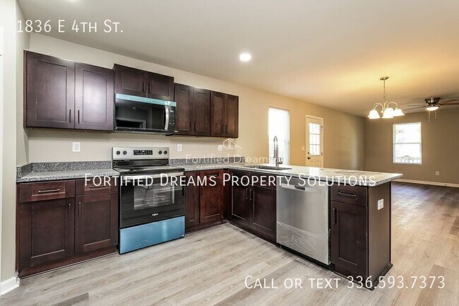 Building Photo - 1836 4th St E