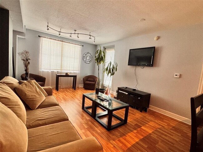 Building Photo - 1830 Radius Dr