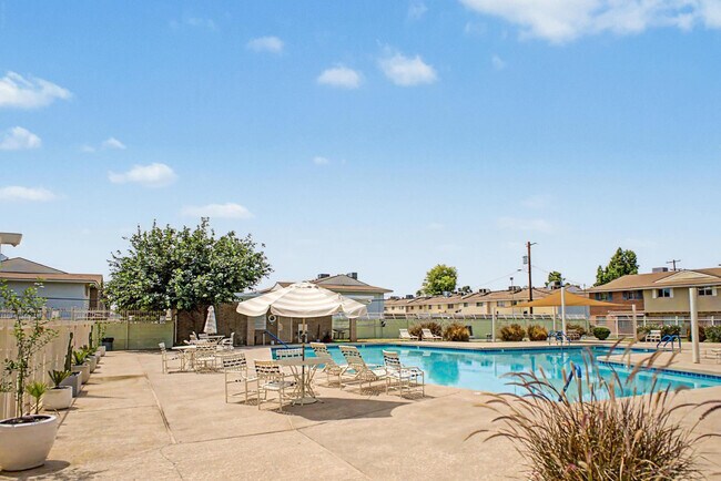 Building Photo - 4522 N 15th Ave