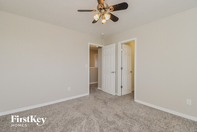 Building Photo - 11885 Wildwood Ridge Dr