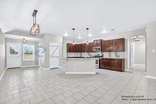 Building Photo - 8745 Ironwood Hill