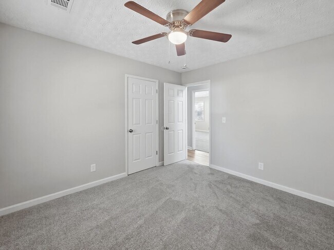 Building Photo - Charming Updated Ranch on Cul-de-Sac with Designer Finishes in Prime Kennesaw Location