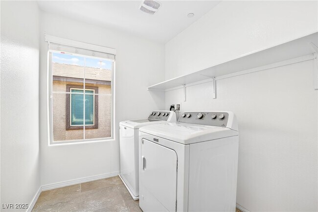 Building Photo - 2718 Hammetts Landing Walk
