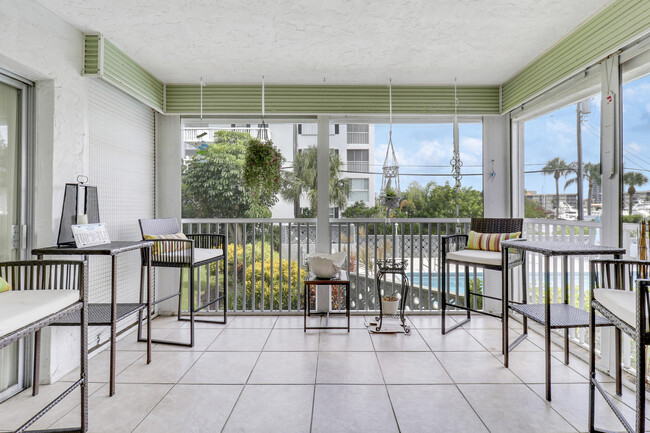 Building Photo - 155 Yacht Club Dr