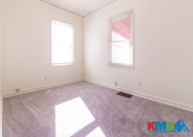 Building Photo - 839 14th St NE