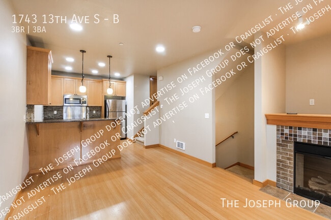 Building Photo - 1743 13th Ave S