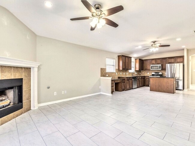 Building Photo - Comfortable 3BR / 2BA Home with Fireplace, Natural Light & Private Backyard