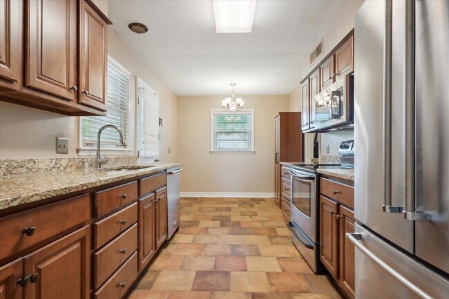 Building Photo - 336 McElroy Rd