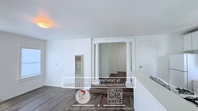 Building Photo - Bright top floor 1 bedroom in the heart of Piedmont!
