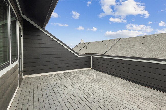 Building Photo - 1225 Minter Pl